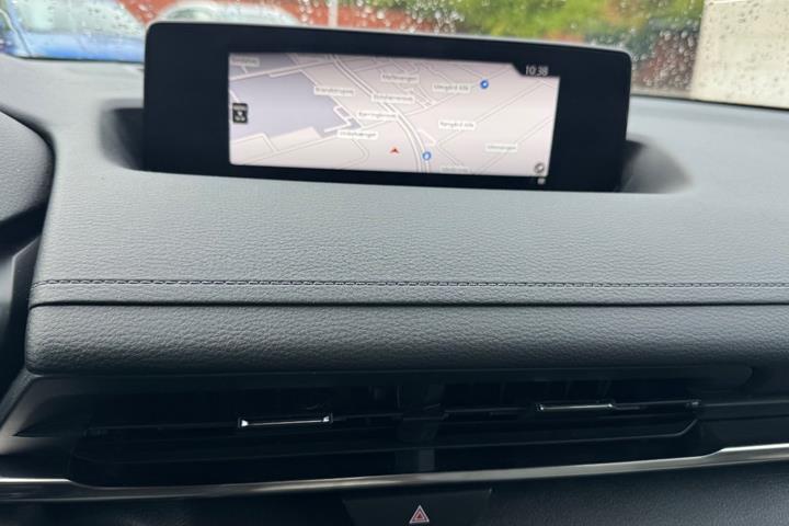 Hvid Mazda MX-30 fra 2023