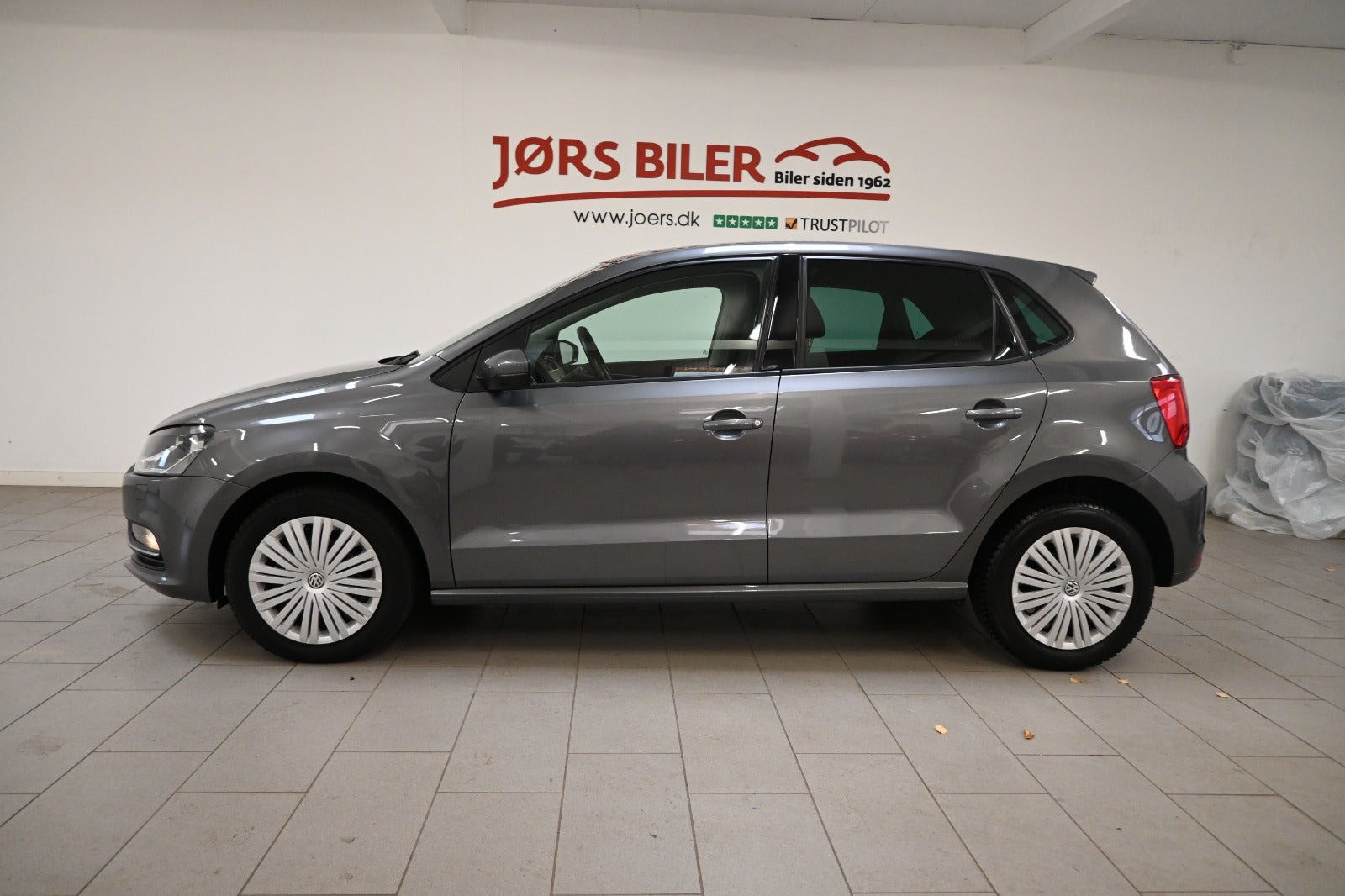 Grå VW Polo fra 2016