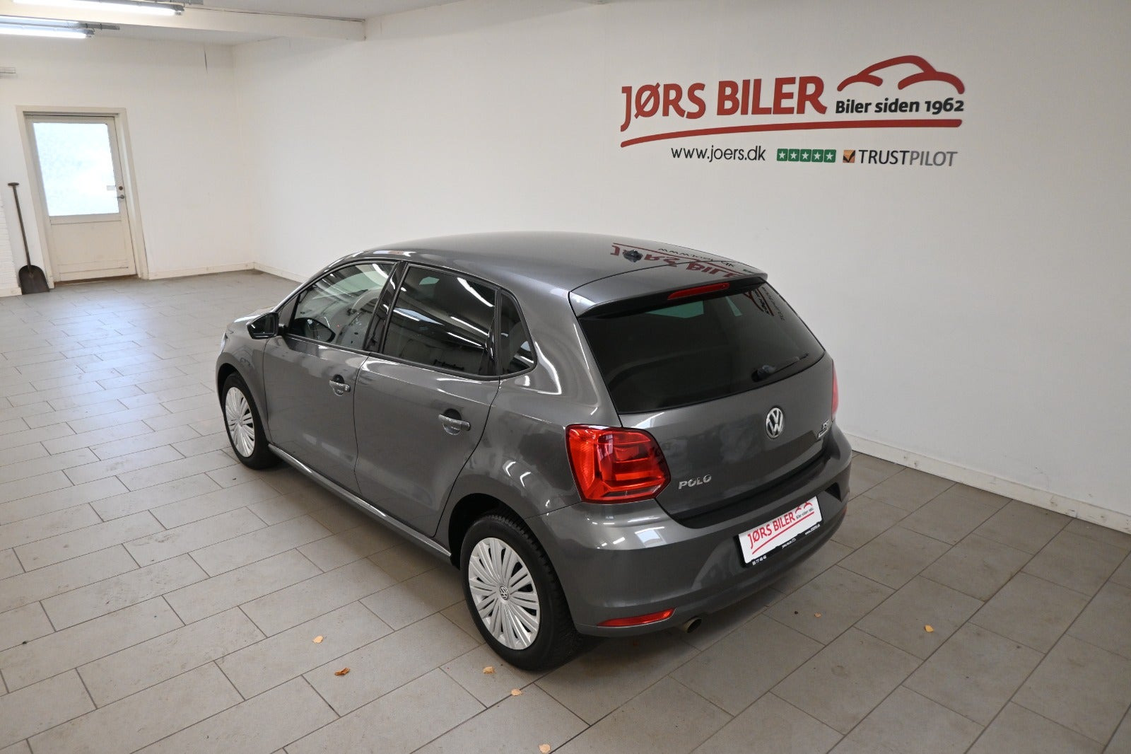 Grå VW Polo fra 2016