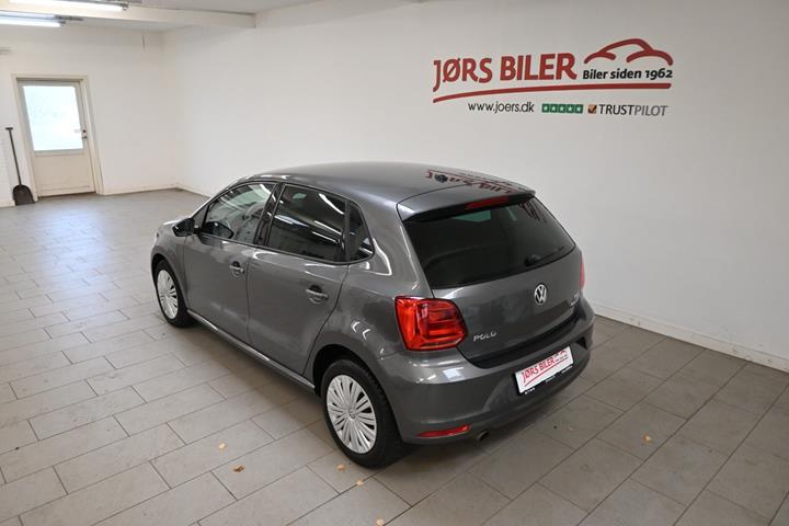 Grå VW Polo fra 2016