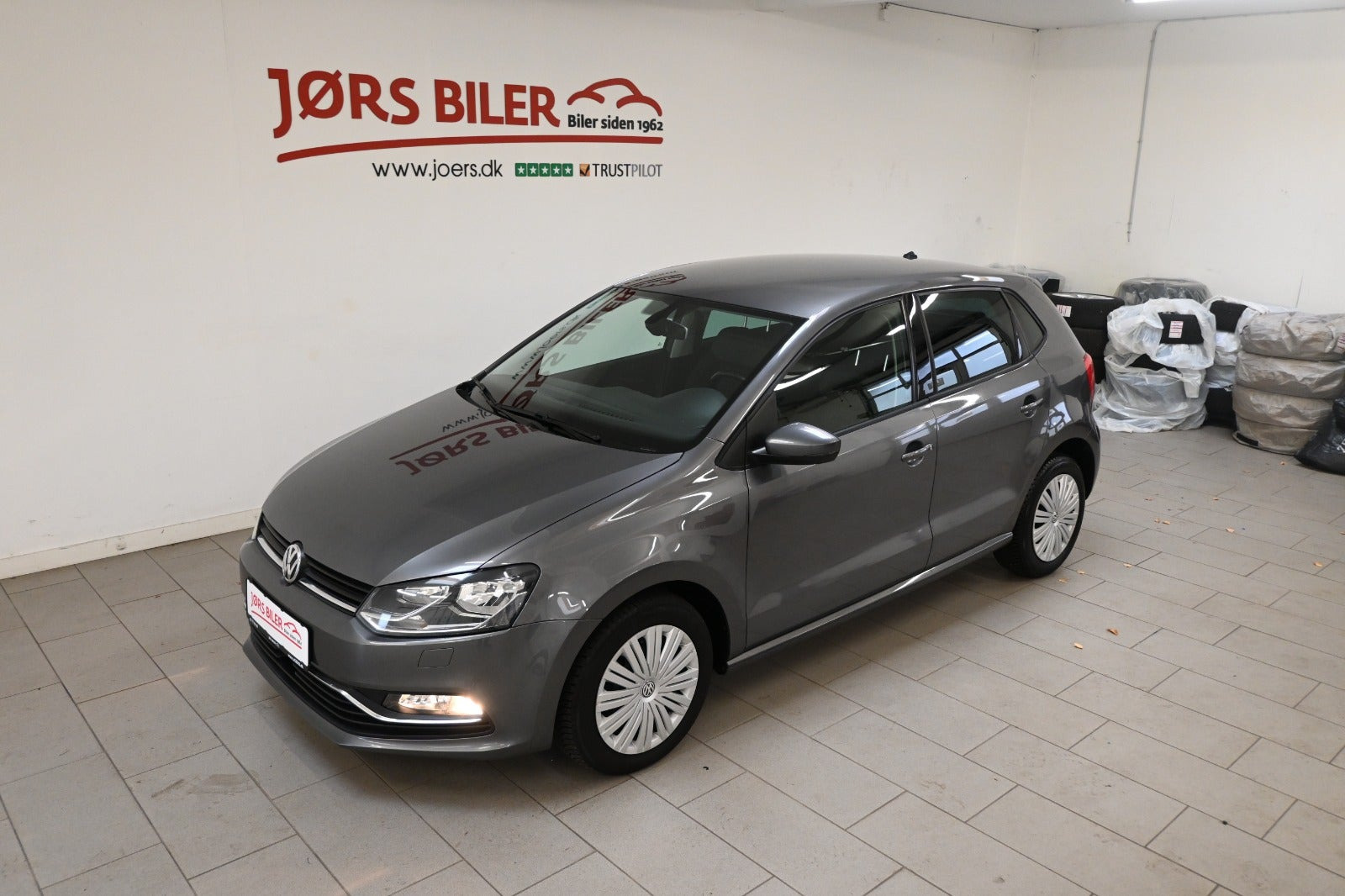 Grå VW Polo fra 2016
