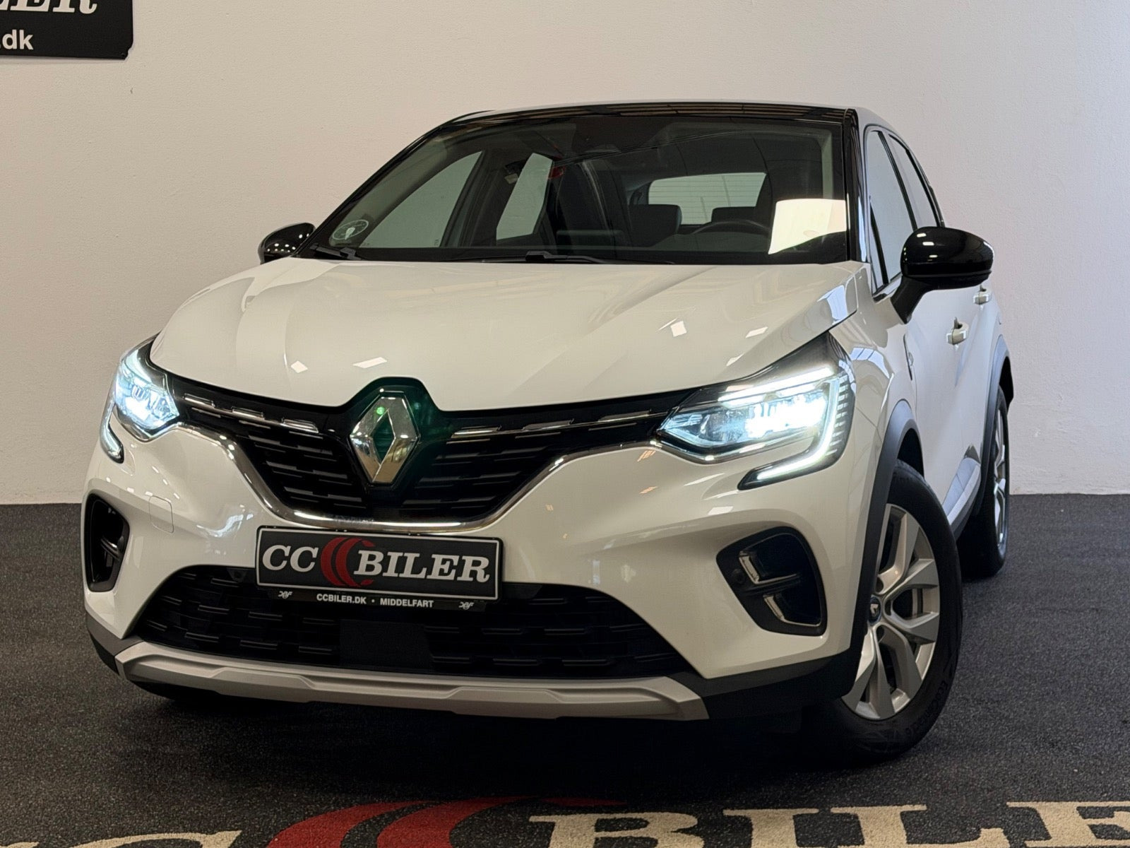 Hvid Renault Captur fra 2021
