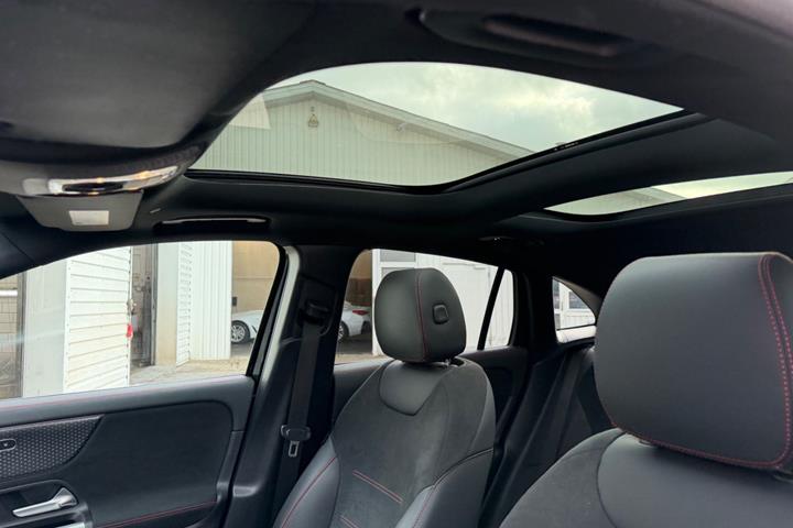 Sort Mercedes EQA250+ fra 2025
