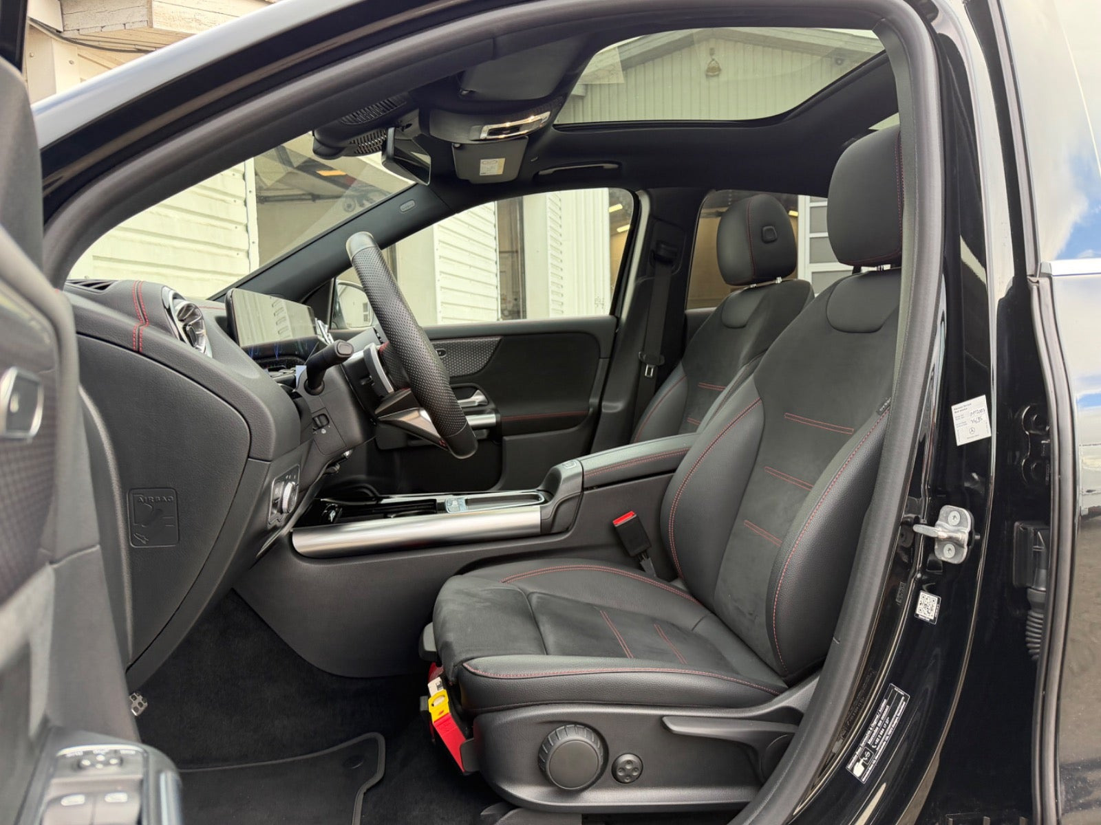 Sort Mercedes EQA250+ fra 2025