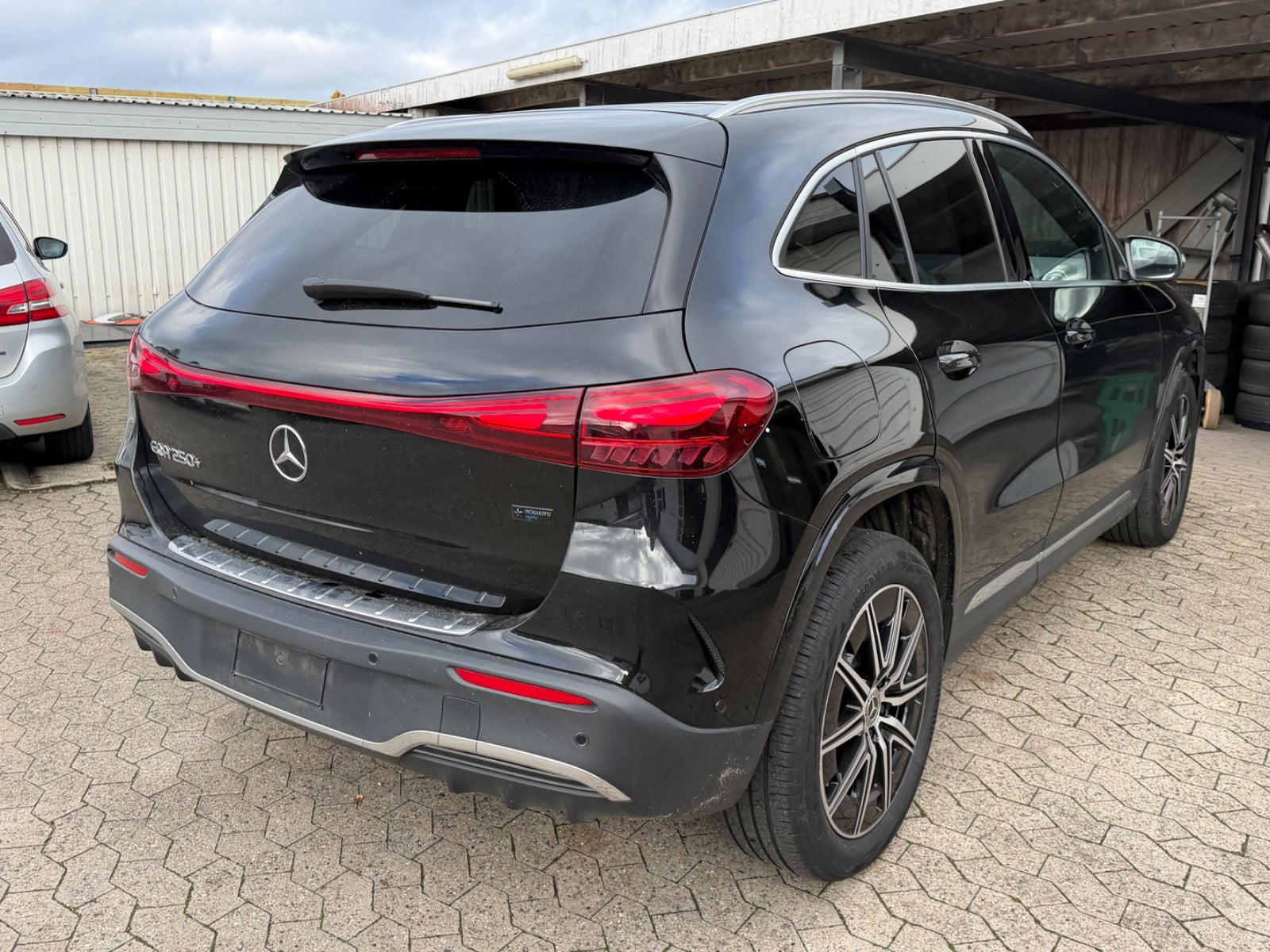 Sort Mercedes EQA250+ fra 2025