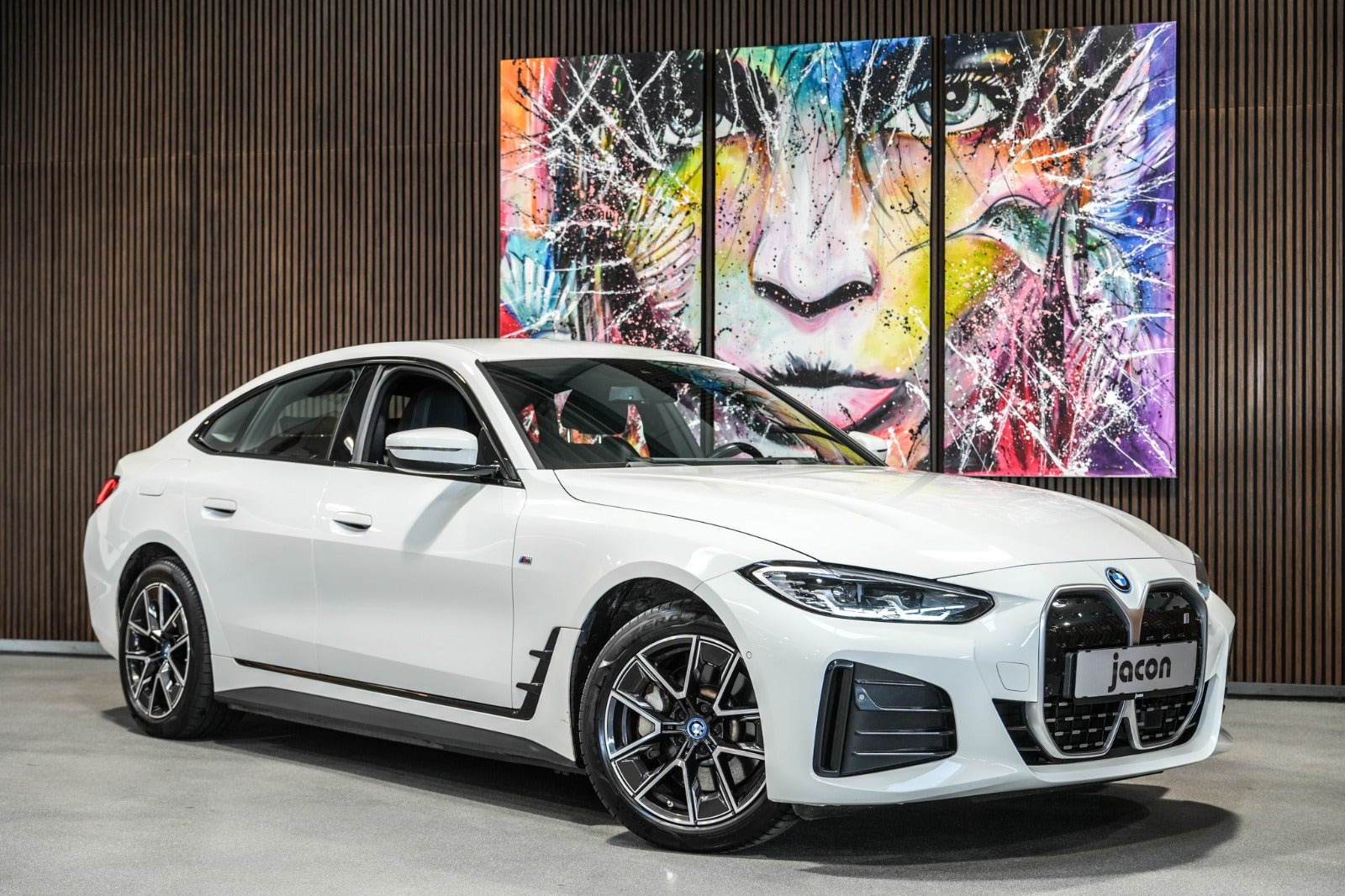 Hvid BMW i4 fra 2024