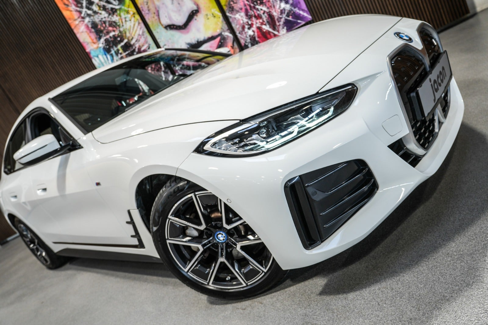 Hvid BMW i4 fra 2024