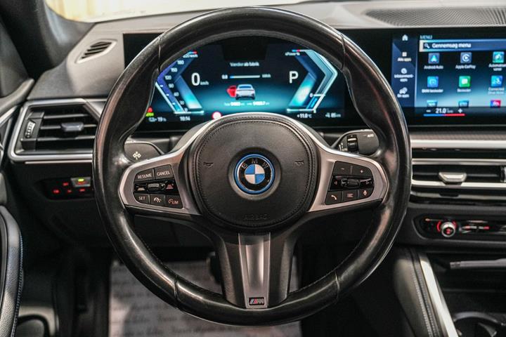 Hvid BMW i4 fra 2024
