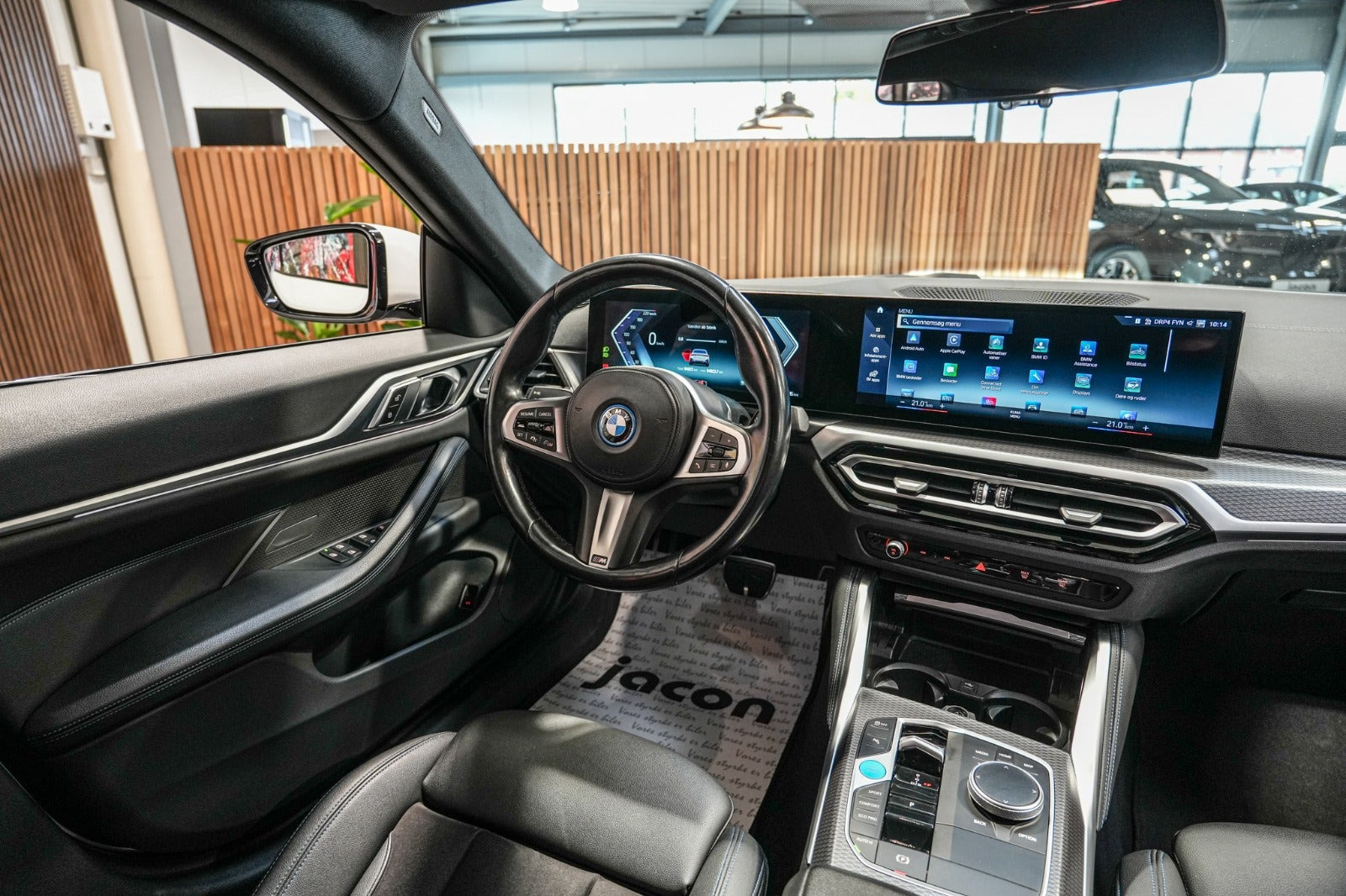 Hvid BMW i4 fra 2024