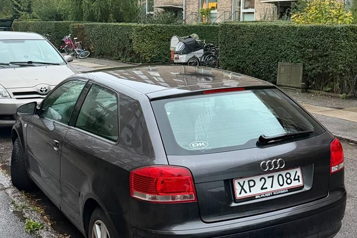 Grå Audi A3 fra 2005
