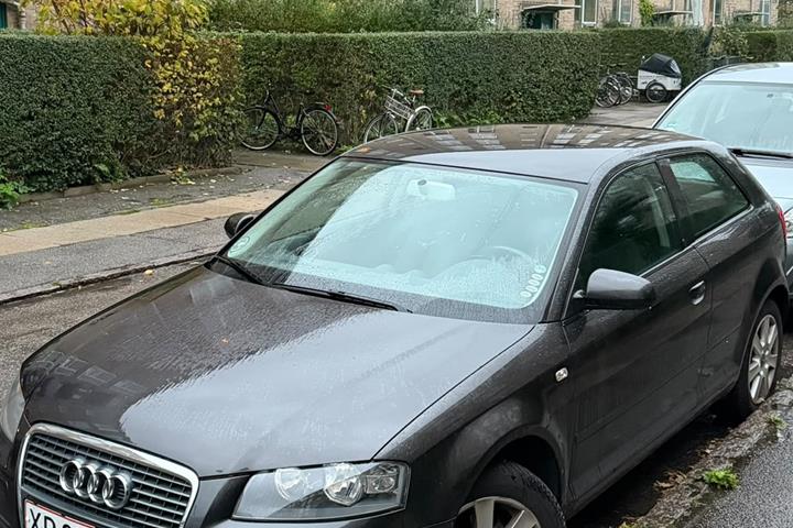 Grå Audi A3 fra 2005