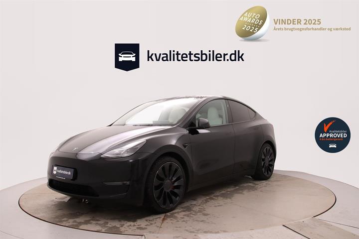 Sort Tesla Model Y fra 2025