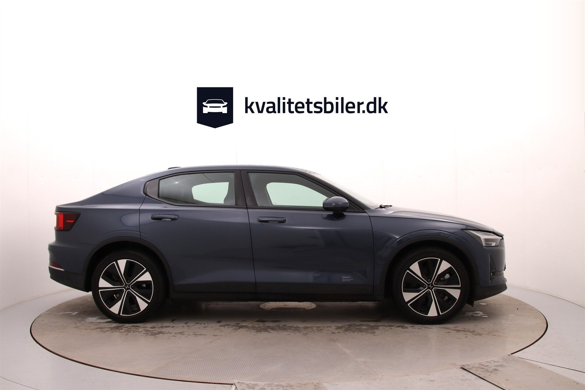 Blå Polestar 2 fra 2022