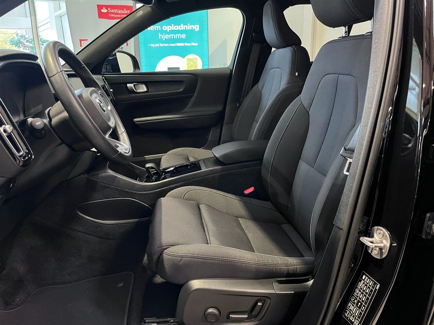 Sort Volvo XC40 fra 2022