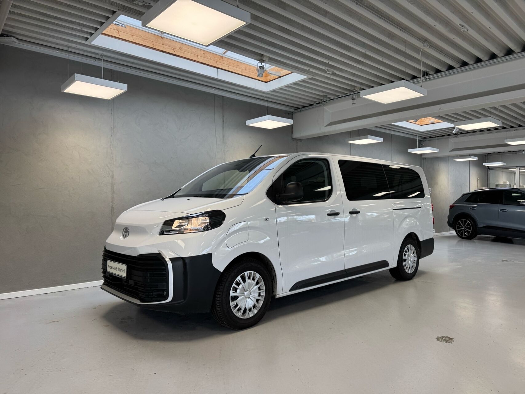 Toyota Proace Verso Electric Long EL Shuttle To skydedøre 136HK Aut.