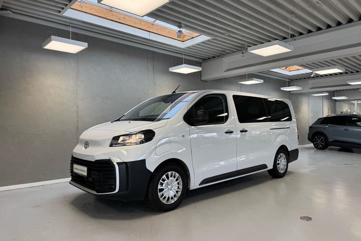 Hvid Toyota Proace Verso Electric fra 2024