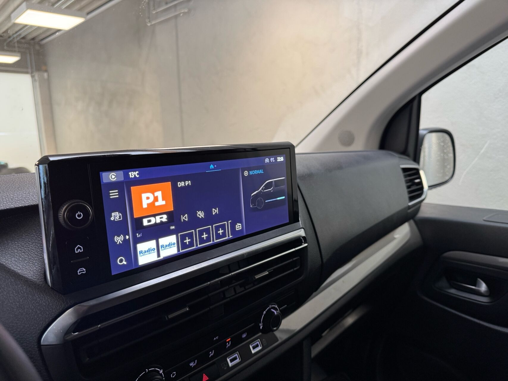 Hvid Toyota Proace Verso Electric fra 2024