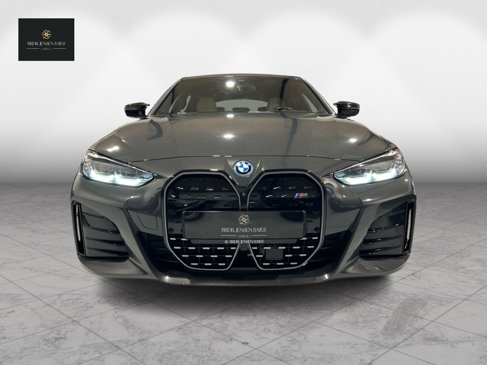 Grå BMW i4 fra 2023