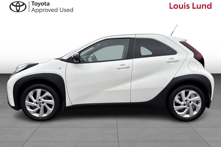 Hvid Toyota Aygo X fra 2024