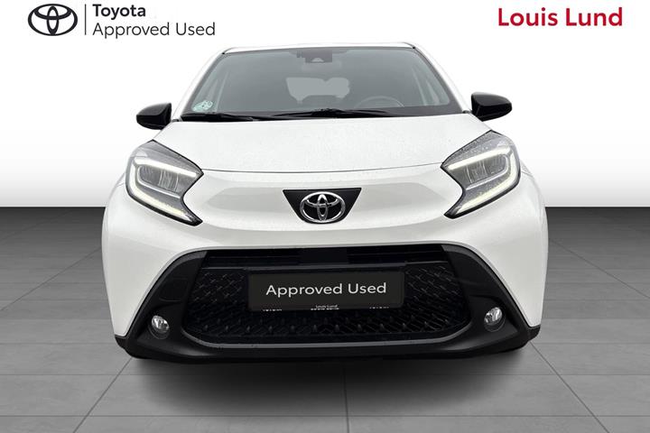 Hvid Toyota Aygo X fra 2024