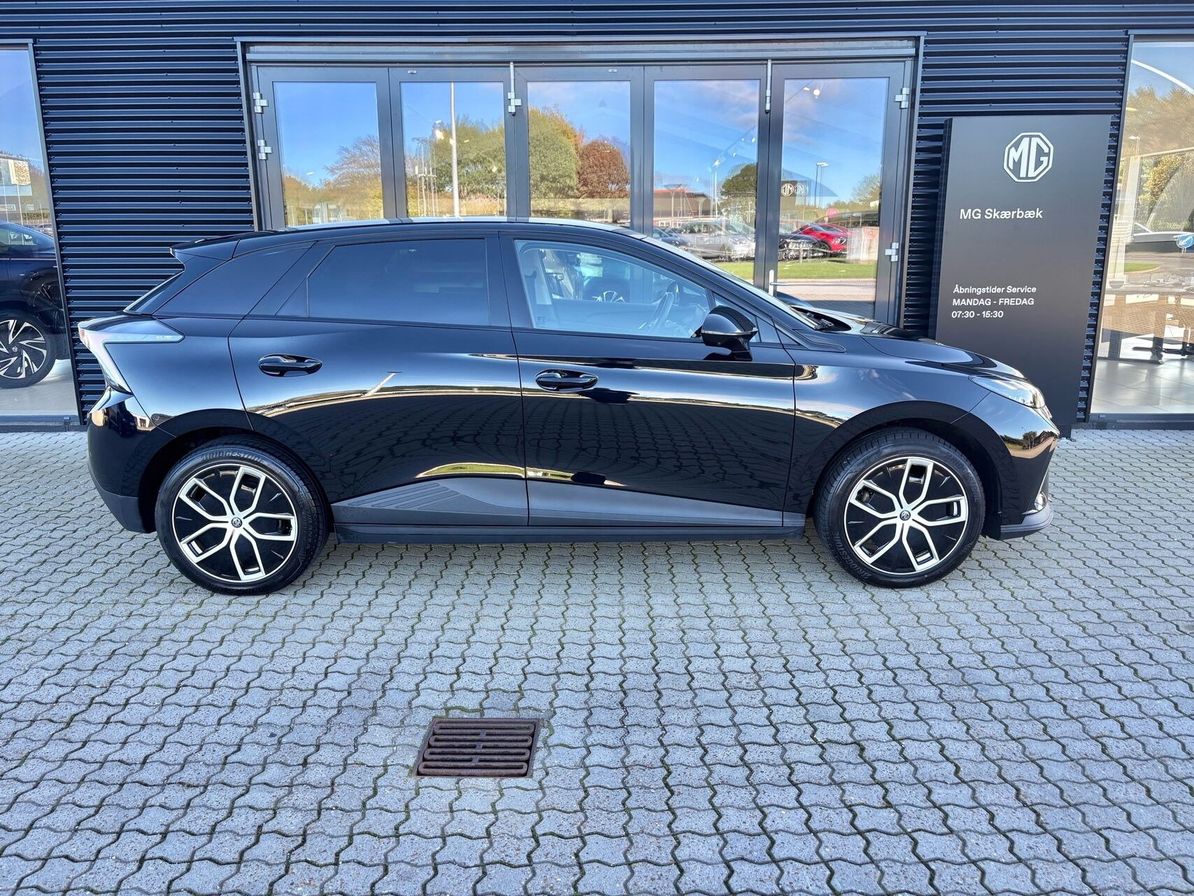 Sort MG MG4 Electric fra 2025