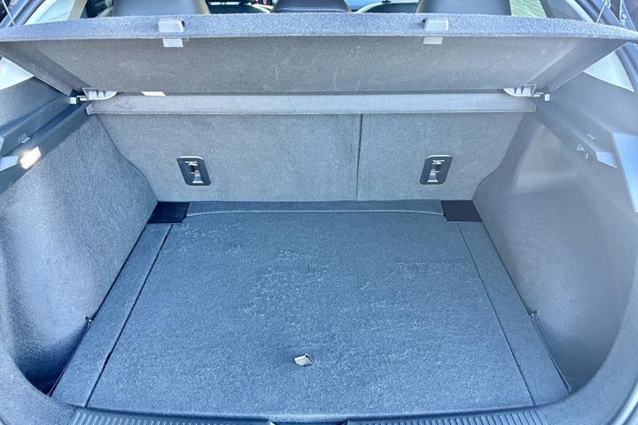 Sort MG MG4 Electric fra 2025