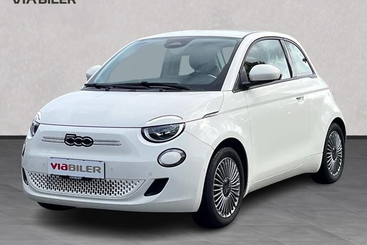 Hvid Fiat 500e fra 2024