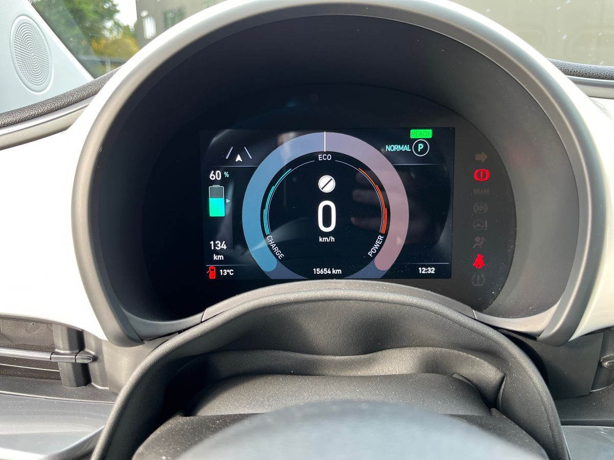 Hvid Fiat 500e fra 2024
