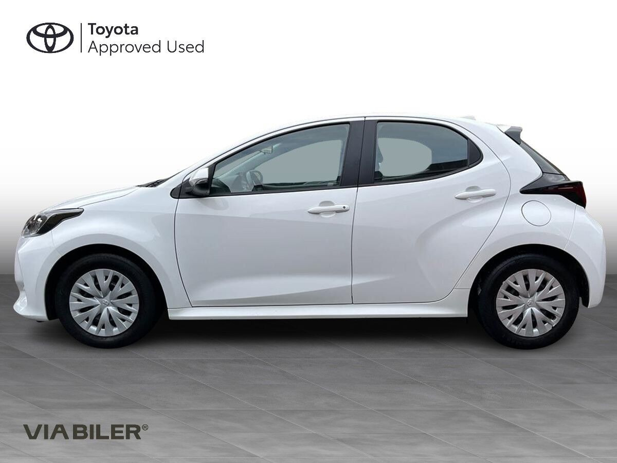 Hvid Toyota Yaris fra 2022