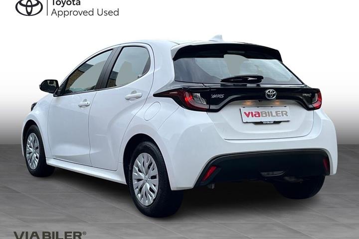 Hvid Toyota Yaris fra 2022