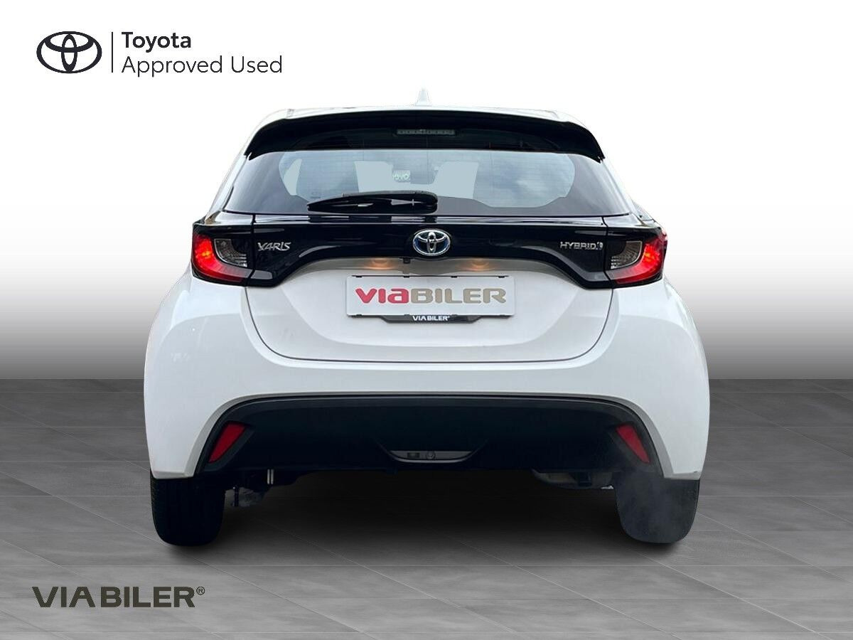 Hvid Toyota Yaris fra 2022