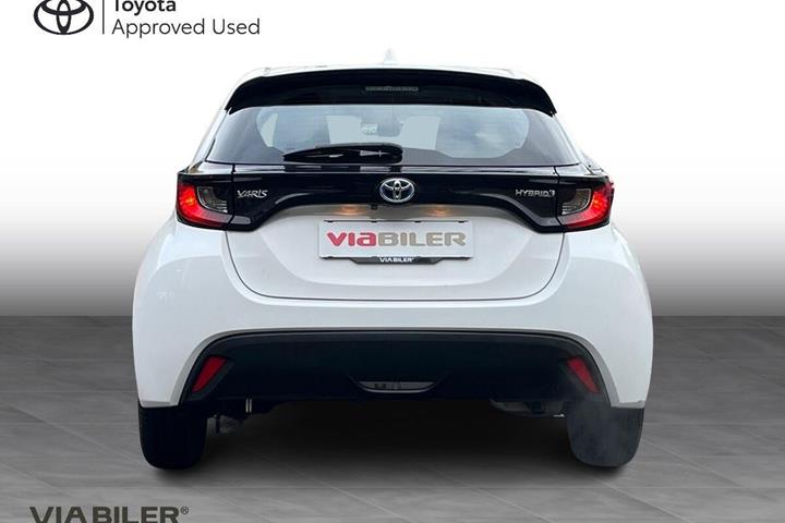 Hvid Toyota Yaris fra 2022