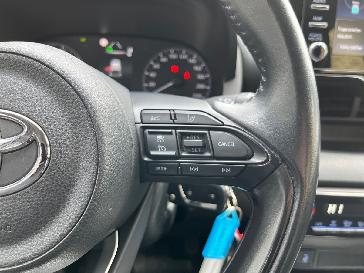 Hvid Toyota Yaris fra 2022