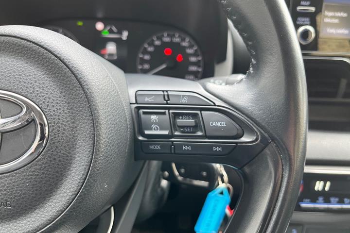 Hvid Toyota Yaris fra 2022