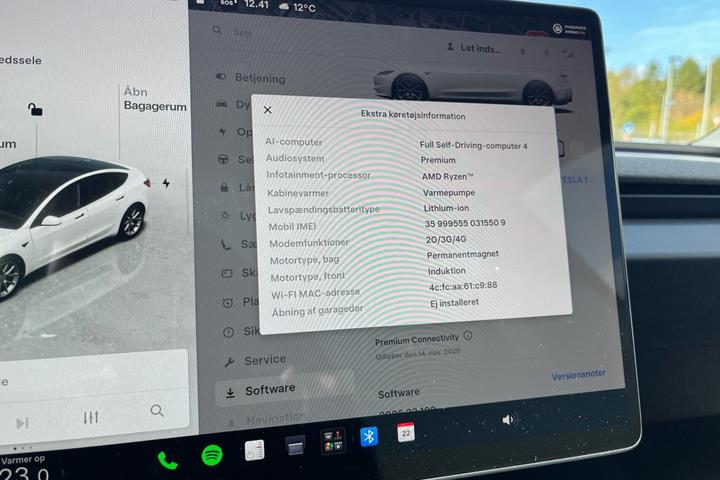 Hvid Tesla Model 3 fra 2023