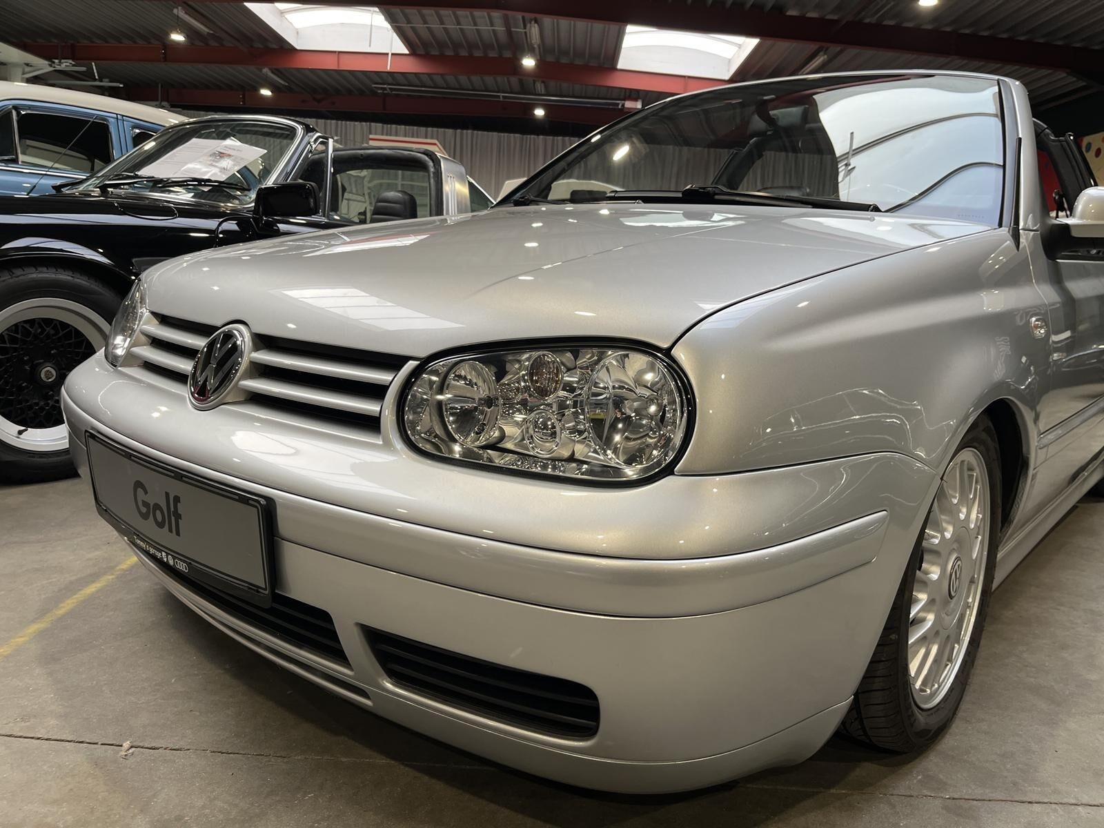 Sølv VW Golf fra 2002