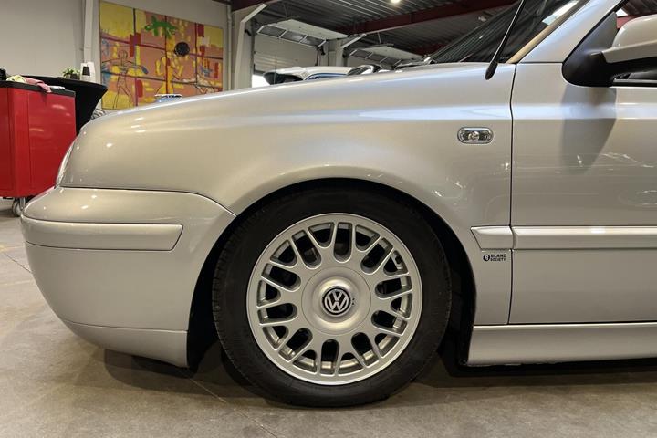 Sølv VW Golf fra 2002