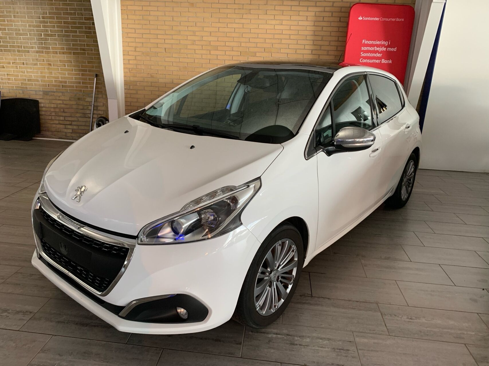 undefined Peugeot 208 fra 2017