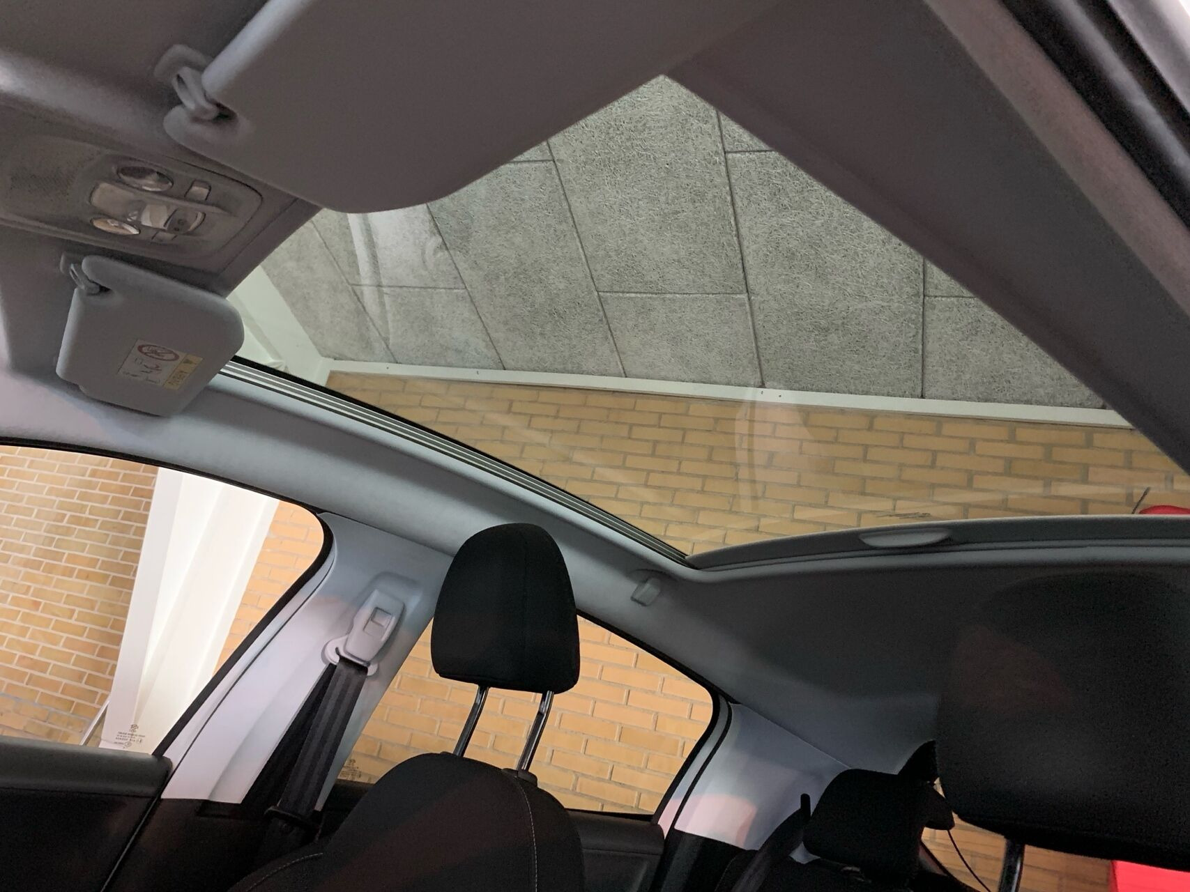 undefined Peugeot 208 fra 2017