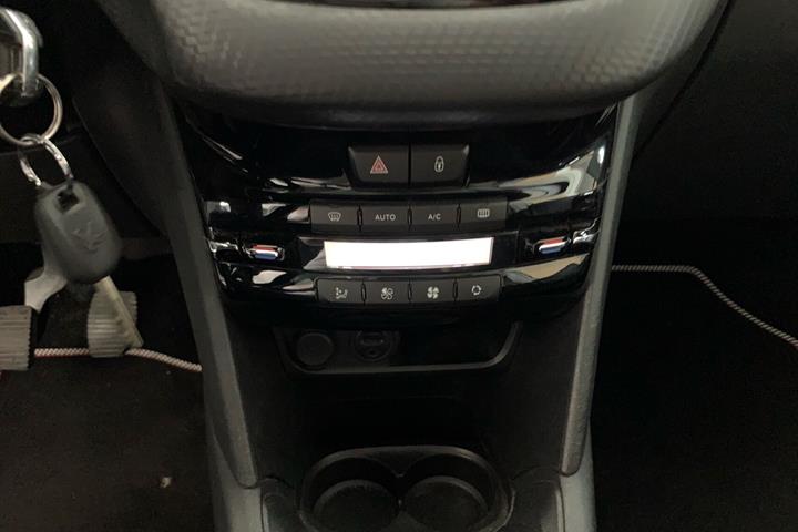 undefined Peugeot 208 fra 2017