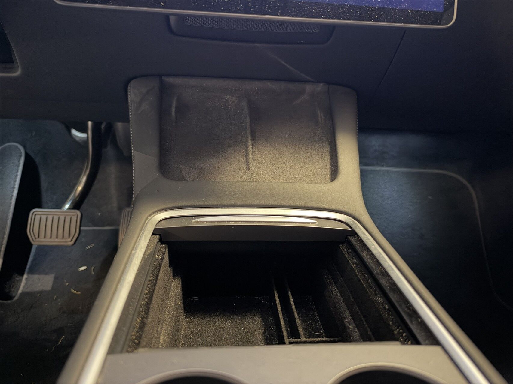 Hvid Tesla Model Y fra 2022