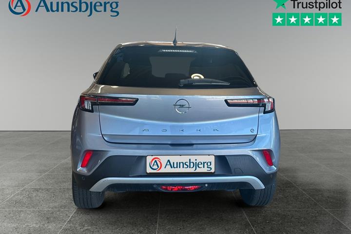 Sølv Opel Mokka-e fra 2023