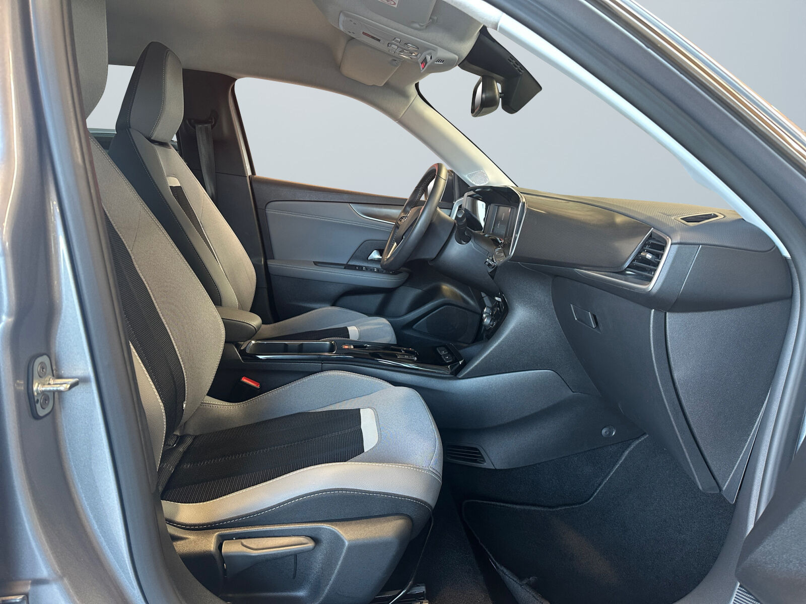 Sølv Opel Mokka-e fra 2023