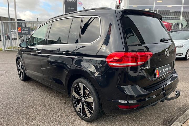 Sort VW Touran fra 2020