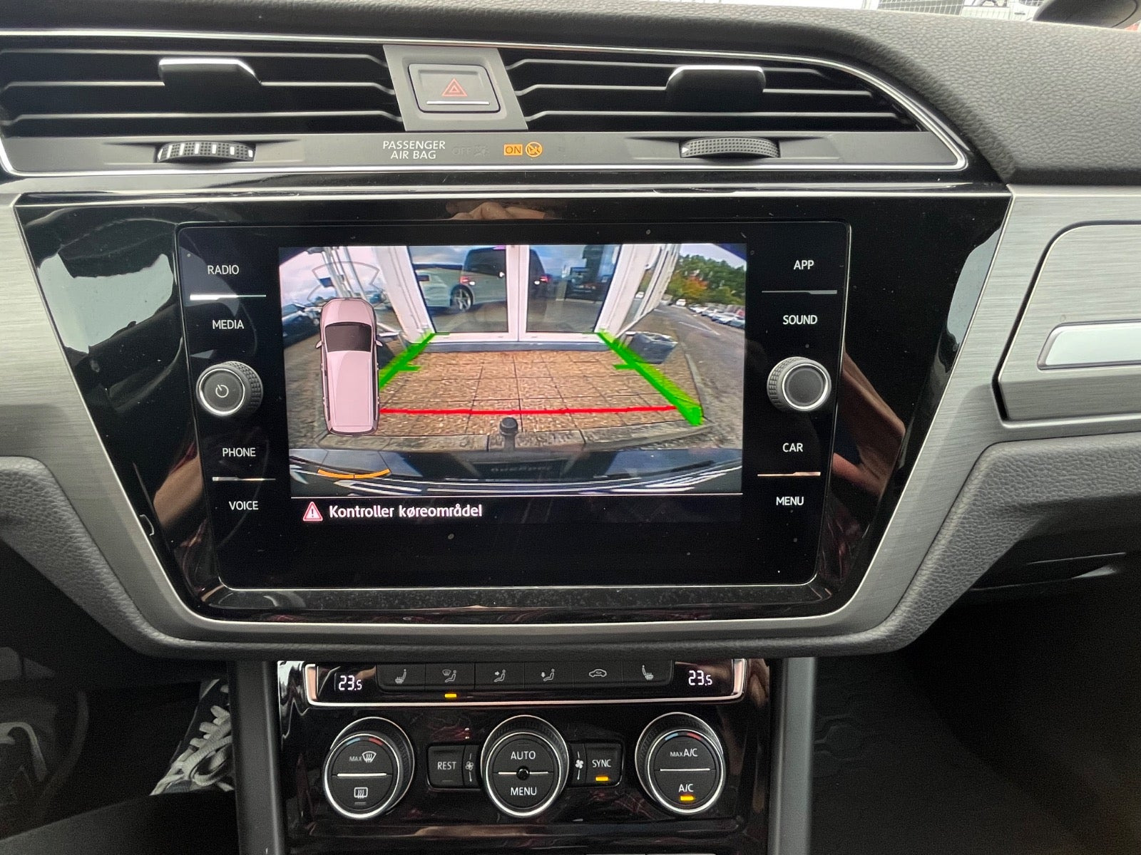 Sort VW Touran fra 2020