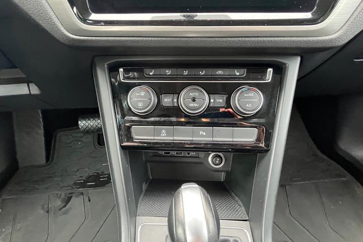Sort VW Touran fra 2020