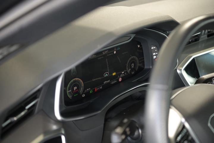 Grå Audi A6 fra 2021