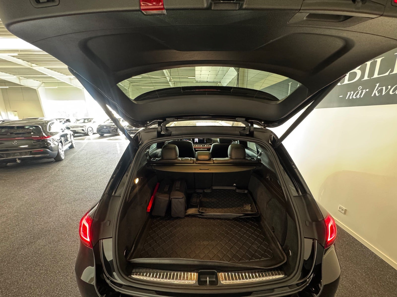 Sort Mercedes GLE350 de fra 2021