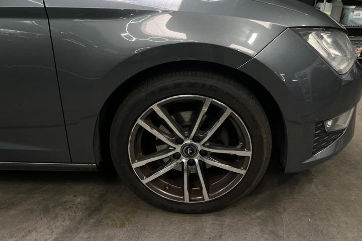 Grøn Seat Leon fra 2015