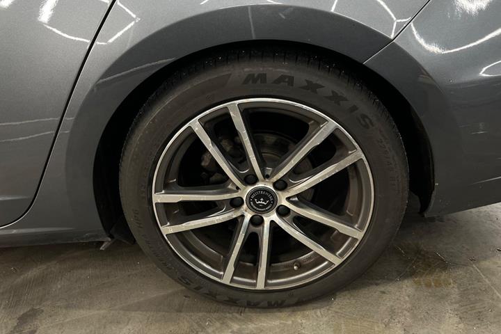 Grøn Seat Leon fra 2015